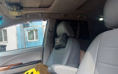 Mitsubishi Grandis, 2004 год, 665 000 рублей, 25 фотография