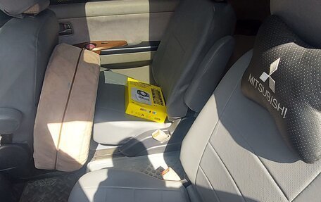 Mitsubishi Grandis, 2004 год, 665 000 рублей, 23 фотография