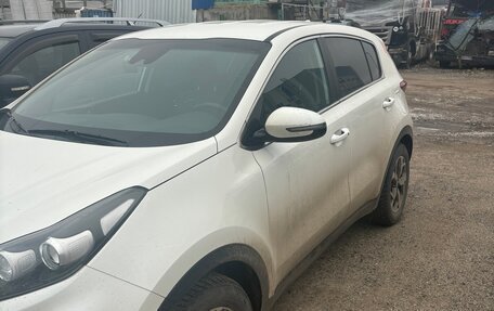 KIA Sportage IV рестайлинг, 2020 год, 2 390 000 рублей, 2 фотография