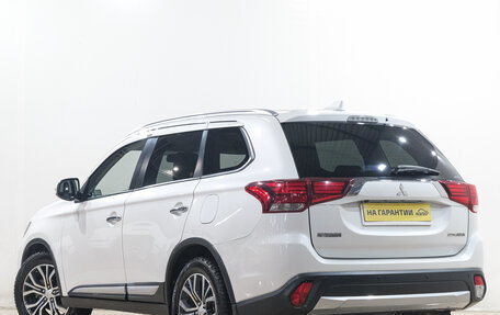 Mitsubishi Outlander III рестайлинг 3, 2015 год, 1 869 000 рублей, 5 фотография