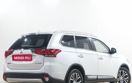 Mitsubishi Outlander III рестайлинг 3, 2015 год, 1 869 000 рублей, 7 фотография