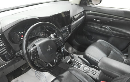Mitsubishi Outlander III рестайлинг 3, 2015 год, 1 869 000 рублей, 8 фотография