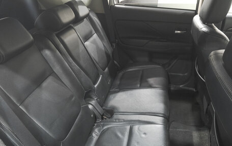 Mitsubishi Outlander III рестайлинг 3, 2015 год, 1 869 000 рублей, 25 фотография