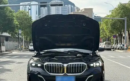 BMW 5 серия, 2025 год, 7 942 000 рублей, 9 фотография