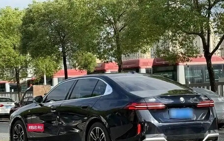 BMW 5 серия, 2025 год, 7 942 000 рублей, 8 фотография