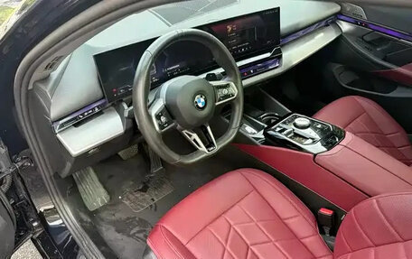 BMW 5 серия, 2025 год, 7 942 000 рублей, 13 фотография