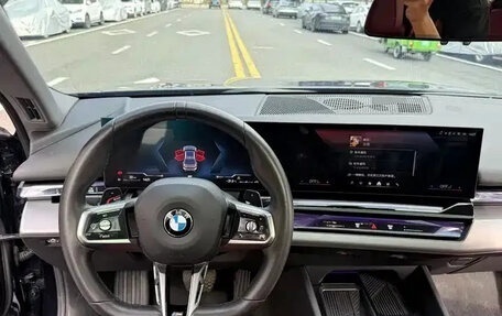 BMW 5 серия, 2025 год, 7 942 000 рублей, 14 фотография