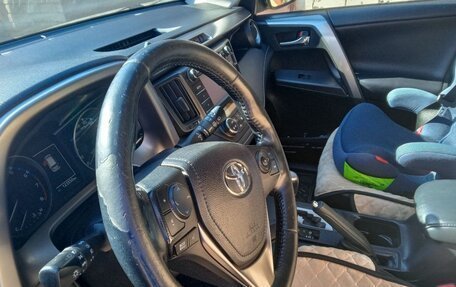 Toyota RAV4, 2015 год, 2 500 000 рублей, 2 фотография