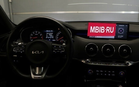 KIA Stinger I, 2023 год, 3 750 000 рублей, 10 фотография