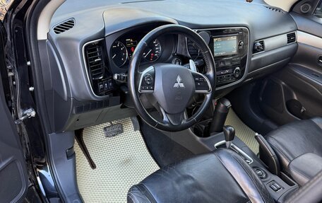 Mitsubishi Outlander III рестайлинг 3, 2013 год, 850 000 рублей, 1 фотография