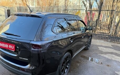 Mitsubishi Outlander III рестайлинг 3, 2013 год, 850 000 рублей, 2 фотография