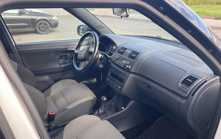 Skoda Fabia II, 2012 год, 700 000 рублей, 4 фотография