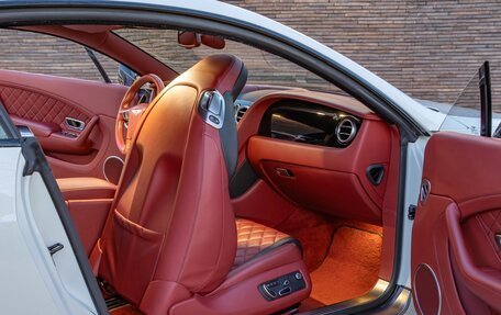 Bentley Continental GT II рестайлинг, 2017 год, 9 800 000 рублей, 31 фотография