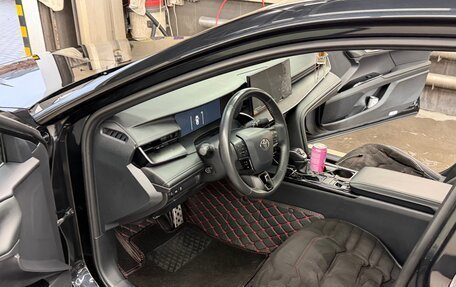 Toyota Camry, 2024 год, 3 600 000 рублей, 2 фотография