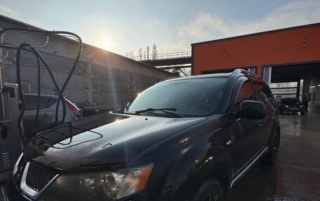 Mitsubishi Outlander III рестайлинг 3, 2007 год, 560 000 рублей, 2 фотография