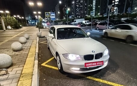 BMW 1 серия, 2011 год, 720 000 рублей, 2 фотография