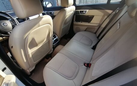 Jaguar XF I рестайлинг, 2015 год, 1 275 000 рублей, 15 фотография