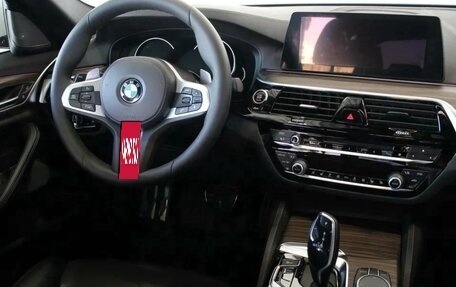 BMW 5 серия, 2018 год, 3 600 000 рублей, 6 фотография