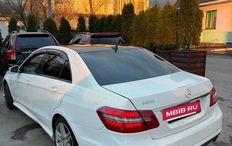 Mercedes-Benz E-Класс, 2010 год, 1 000 000 рублей, 2 фотография