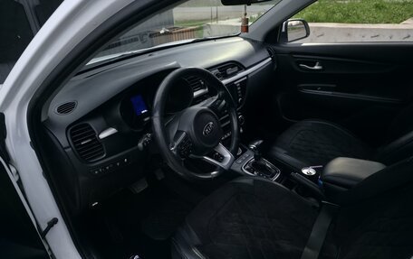 KIA Rio IV, 2018 год, 1 450 000 рублей, 2 фотография