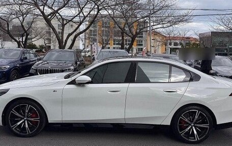 BMW 5 серия, 2024 год, 8 016 000 рублей, 3 фотография