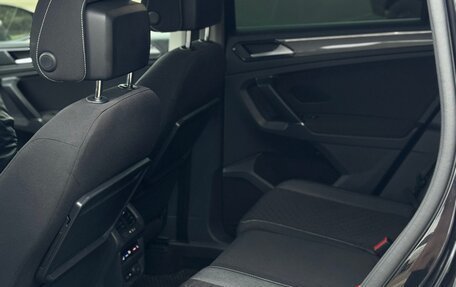 Volkswagen Tiguan II, 2018 год, 2 550 000 рублей, 17 фотография