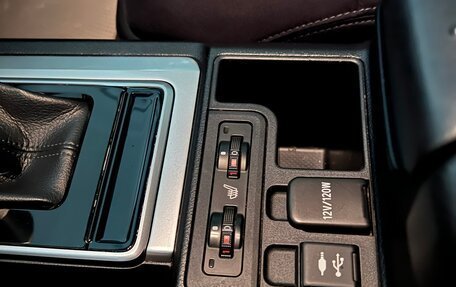 Toyota Land Cruiser Prado 150 рестайлинг 2, 2020 год, 4 900 000 рублей, 13 фотография