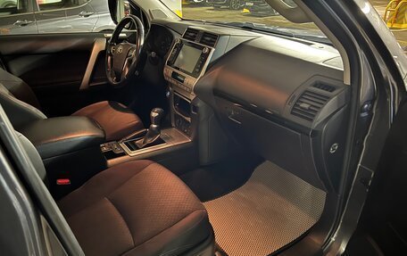 Toyota Land Cruiser Prado 150 рестайлинг 2, 2020 год, 4 900 000 рублей, 16 фотография