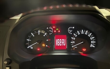 Toyota Land Cruiser Prado 150 рестайлинг 2, 2020 год, 4 900 000 рублей, 11 фотография