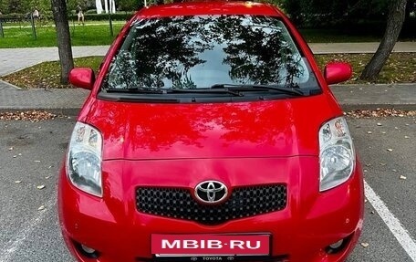 Toyota Yaris III рестайлинг, 2007 год, 770 000 рублей, 1 фотография
