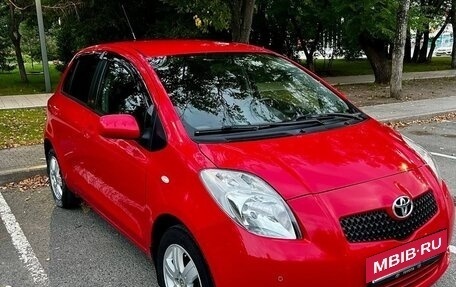 Toyota Yaris III рестайлинг, 2007 год, 770 000 рублей, 2 фотография