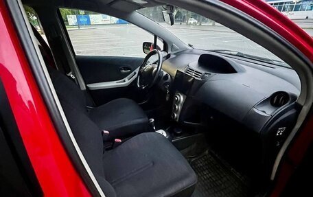 Toyota Yaris III рестайлинг, 2007 год, 770 000 рублей, 7 фотография