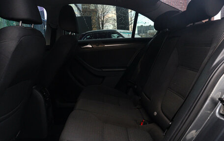 Volkswagen Jetta VI, 2012 год, 1 025 000 рублей, 10 фотография