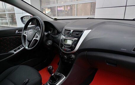 Hyundai Solaris II рестайлинг, 2011 год, 599 000 рублей, 6 фотография