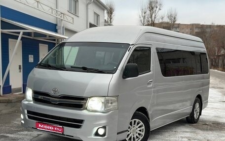 Toyota HiAce H200, 2012 год, 2 100 000 рублей, 1 фотография