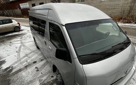 Toyota HiAce H200, 2012 год, 2 100 000 рублей, 7 фотография