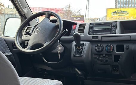 Toyota HiAce H200, 2012 год, 2 100 000 рублей, 10 фотография