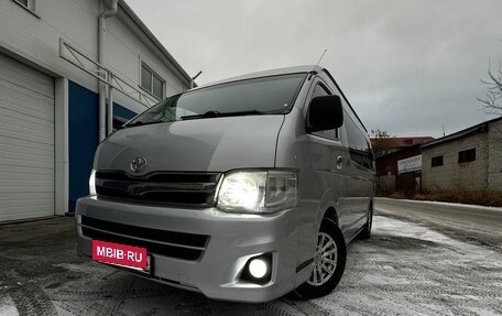 Toyota HiAce H200, 2012 год, 2 100 000 рублей, 5 фотография
