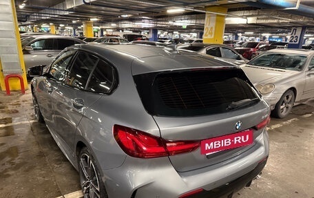 BMW 1 серия, 2022 год, 4 500 000 рублей, 10 фотография