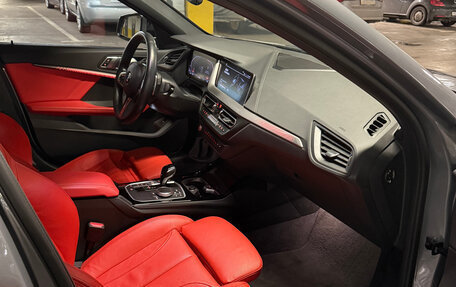 BMW 1 серия, 2022 год, 4 500 000 рублей, 19 фотография