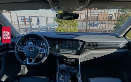 Volkswagen Touareg III, 2018 год, 4 690 000 рублей, 11 фотография