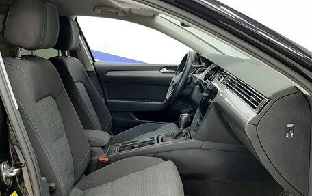 Volkswagen Passat B8 рестайлинг, 2019 год, 2 270 000 рублей, 11 фотография