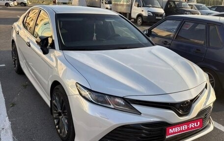 Toyota Camry, 2018 год, 2 750 000 рублей, 1 фотография