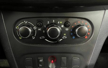 Renault Sandero II рестайлинг, 2015 год, 750 000 рублей, 15 фотография