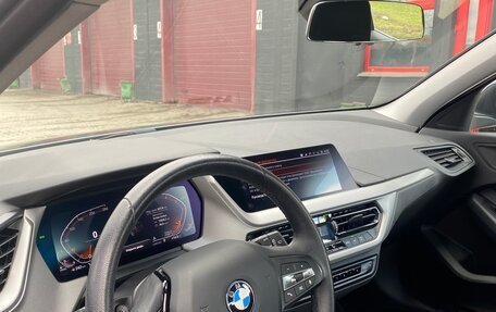 BMW 1 серия, 2021 год, 2 150 000 рублей, 11 фотография