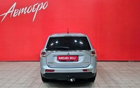 Mitsubishi Outlander III рестайлинг 3, 2013 год, 1 070 000 рублей, 4 фотография