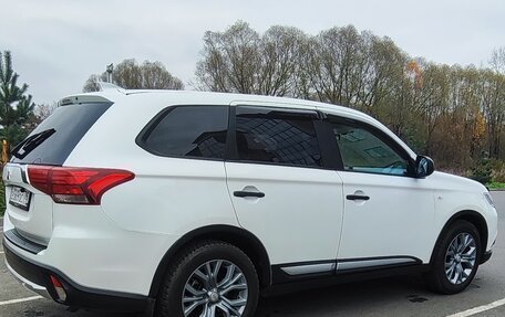 Mitsubishi Outlander III рестайлинг 3, 2018 год, 1 470 000 рублей, 3 фотография