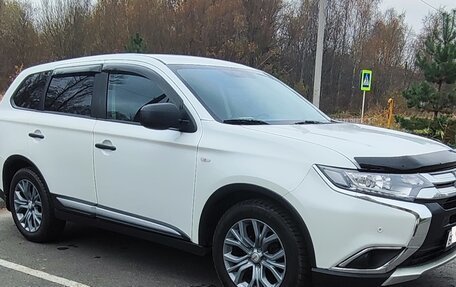 Mitsubishi Outlander III рестайлинг 3, 2018 год, 1 470 000 рублей, 6 фотография