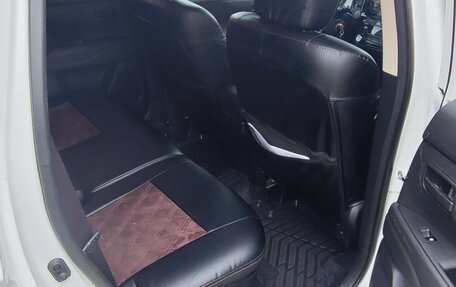 Mitsubishi Outlander III рестайлинг 3, 2018 год, 1 470 000 рублей, 10 фотография