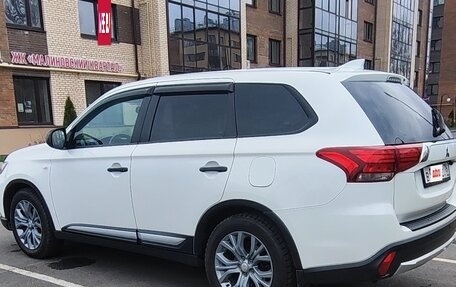 Mitsubishi Outlander III рестайлинг 3, 2018 год, 1 470 000 рублей, 4 фотография